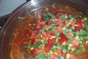 Mancare cu legume mexicane si pui