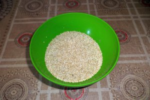 Salata cu quinoa, ton si migdale