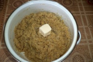 Salata cu quinoa, ton si migdale