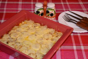 Musaca de carne cu dovlecei si vinete