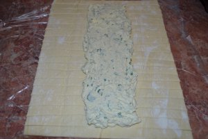 Aperitiv placinta impletita cu urda