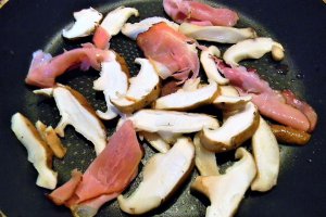 Inima cu ciuperci si fettuccine