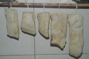 Slanina fiarta cu boia si usturoi