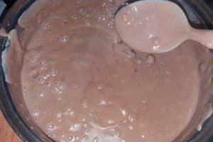 Desert prajitura cu foi fragede si crema de ciocolata