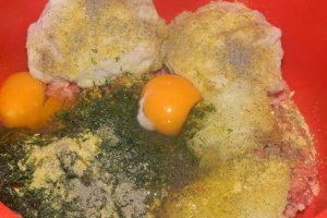 Aperitiv crochete din carne tocata cu cascaval