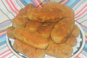 Aperitiv crochete din carne tocata cu cascaval