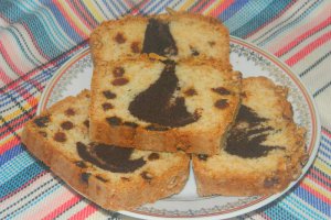 Desert chec din albusuri cu nuca si stafide - 700 -