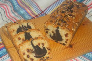 Desert chec din albusuri cu nuca si stafide - 700 -