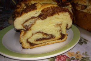 Desert cozonac fara framantare cu umplutura de nuca si cacao