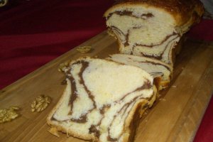 Desert cozonac fara framantare cu umplutura de nuca si cacao