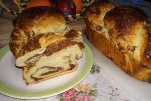 Desert cozonac fara framantare cu umplutura de nuca si cacao