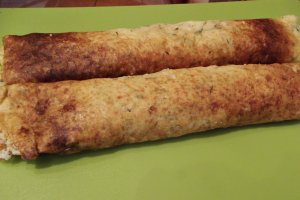 Aperitiv clatite cu dovlecel, mozzarella si sunca presata