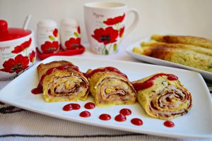 Aperitiv clatite cu dovlecel, mozzarella si sunca presata