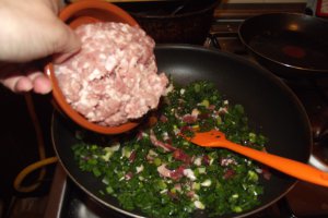 Placinta cu carne tocata si bacon