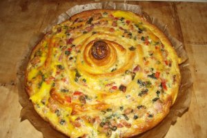 Placinta cu carne tocata si bacon