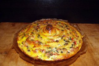 Placinta cu carne tocata si bacon