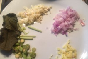 Supa thailandeza de legume
