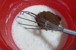 Desert negresa cu lapte de cocos și gem de afine (de post)