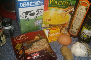 Aperitiv batoane din mamaliga și sos aioli