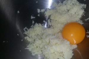 Aperitiv batoane din mamaliga și sos aioli