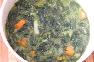Supa crema de spanac cu broccoli si seminte de chia