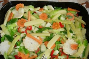 Pulpe de pui, pe pat de legume