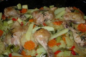 Pulpe de pui, pe pat de legume