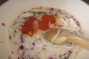 Aperitiv tarta cu praz si carne tocata