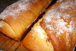 Desert cozonac de post cu rahat si stafide