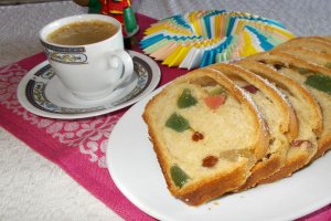 Desert cozonac de post cu rahat si stafide
