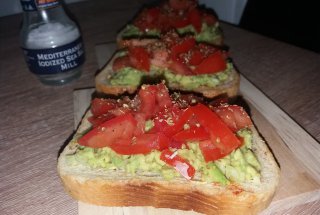 Bruschete cu avocado