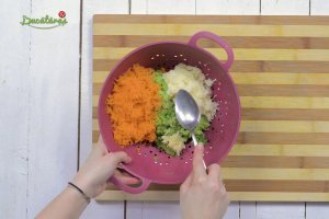 Chiftele de legume de post cu cartofi wedges la cuptor