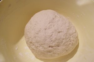 Pizza cu legume mexicane, bacon si mozzarella