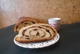 Desert cozonac cu merisoare si nuca – de post