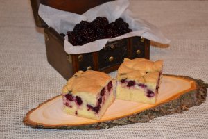 Desert prajitura cu mure si crema de branza