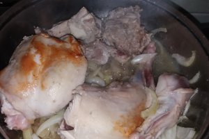 Tocanita cu carne de iepure si legume