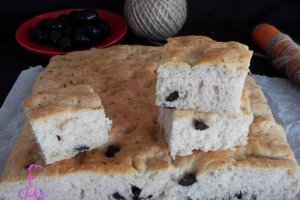 Focaccia cu masline