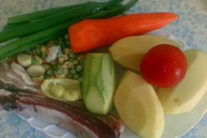 Legume cu coasta de porc la cuptor