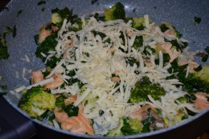 Tarta cu somon, broccoli si spanac