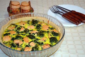 Tarta cu somon, broccoli si spanac