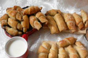 Desert cornulete cu ciocolata