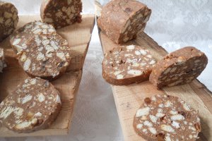 Salam de biscuiţi, reţetă cu dulce de leche