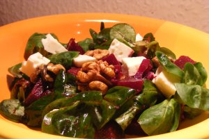 Salata de sfecla coapta