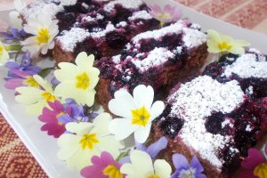Desert negresa de post cu coacaze negre