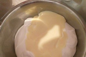 Desert tort cu lapte condesat