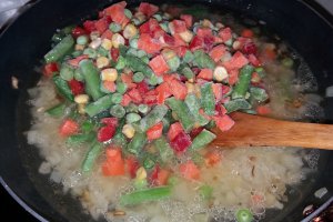 Mancare de orez cu legume