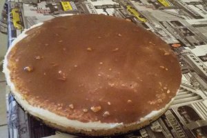 Desert cheesecake cu cocos si alune de padure (fara coacere)