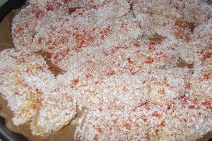Salata de pui in crusta de cocos si crutoane picante