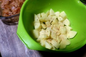 Cartofi si piept de pui cu lamaie si parmezan