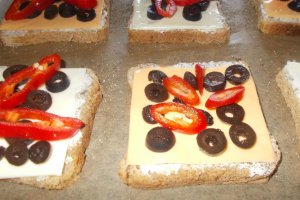 Bruschete rapide din paine toast